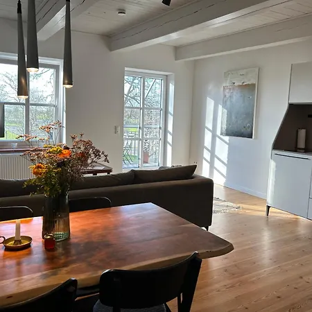 Maedchenzimmer * Dornum